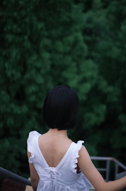 镂空晚礼服的内搭秘籍