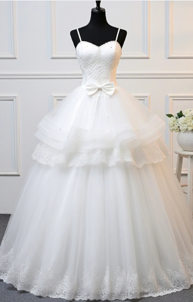 大礼服（正式晚装）与小礼服（Cocktail Dress）的区别解析