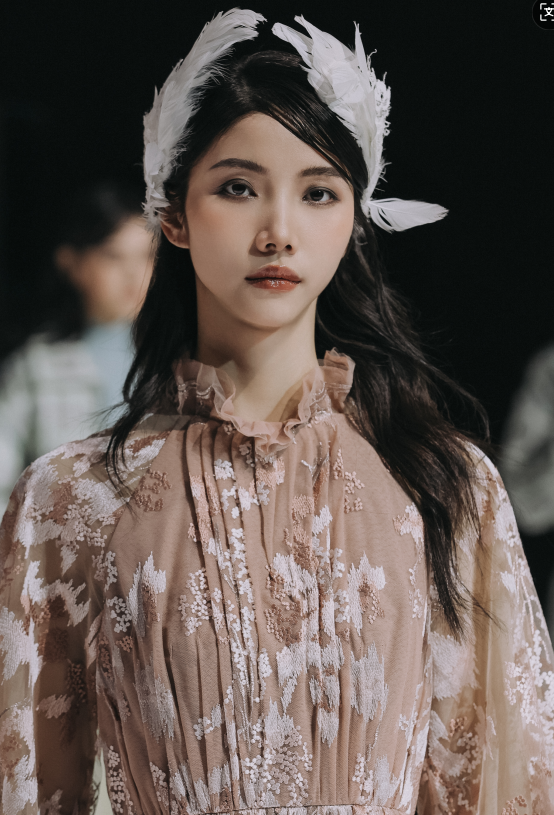 红色礼服搭配指南