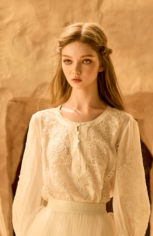 女士晨礼服现代穿搭图鉴   