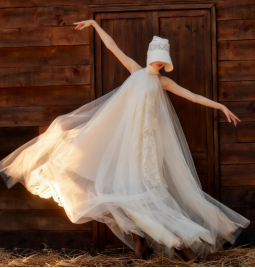 礼服展示中的光影影响 礼服展示中的光影影响