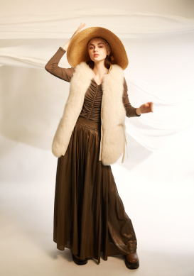 羽绒服与裙子如何搭配 羽绒服与裙子如何搭配