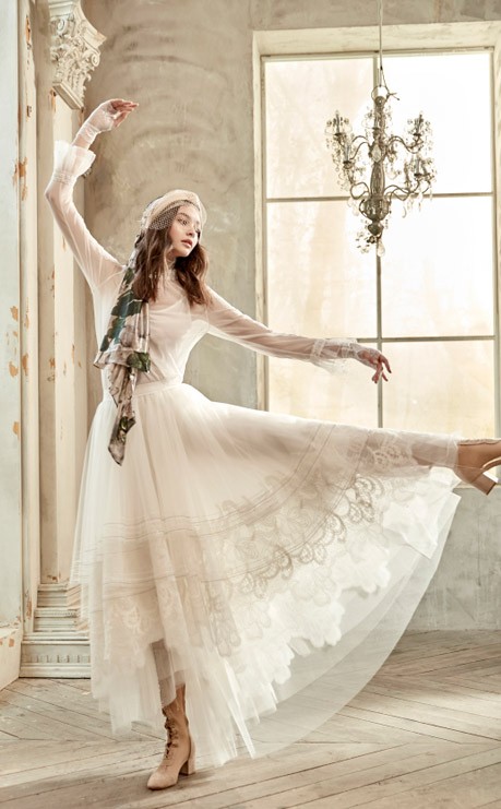 如何保持长裙礼服的优雅