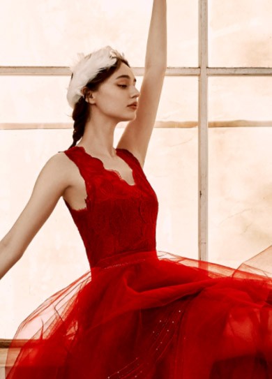 礼服为什么可能存在色差？