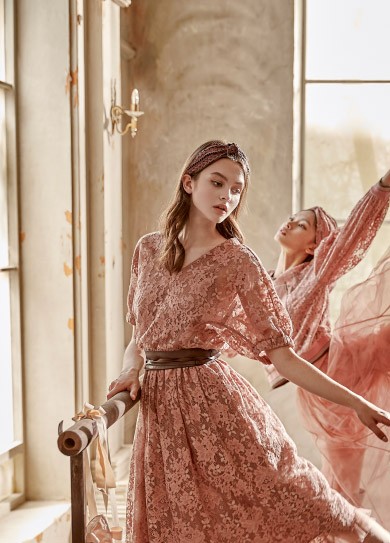 礼服面料越厚越显瘦吗？