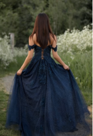 披风、拖尾在贵族礼服中代表什么？