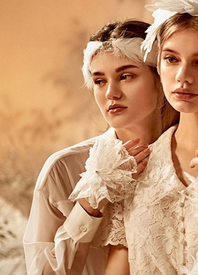 礼服斗篷袖长度做到哪里最好看？