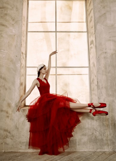 高个子女生穿哪种礼服最显气质？   