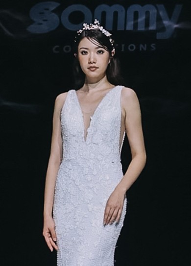 肩宽女生适合哪种礼服领口设计？