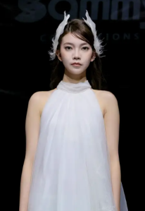 抹胸礼服推荐颜色指南 抹胸礼服推荐颜色指南