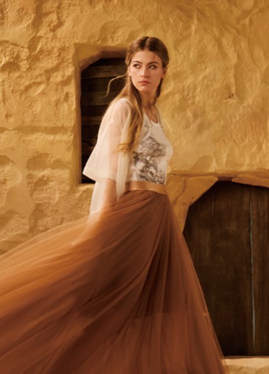 同一件礼服如何穿出多种风格？