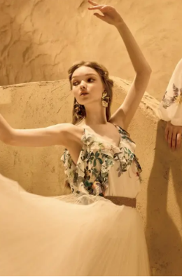 小个子女生怎么选春款礼服? 小个子女生怎么选春款礼服?