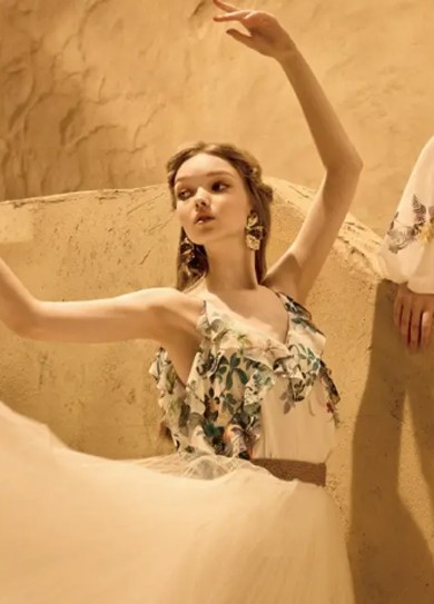 轻盈飘逸型春款礼服推荐