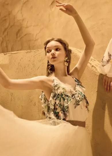 荷叶边春款礼服颜色推荐