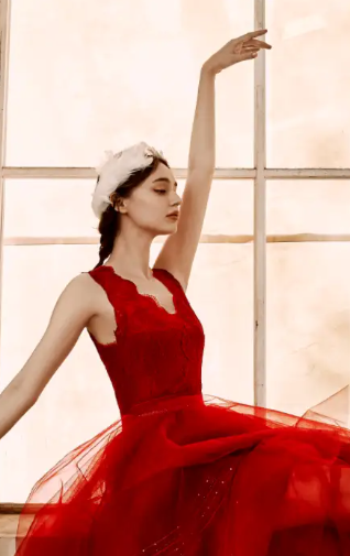 修身轻奢礼服推荐