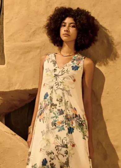 高端礼服为什么偏爱低饱和度颜色？