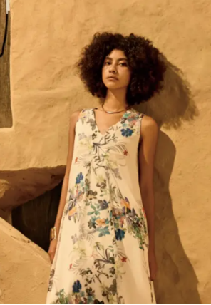 高端礼服为什么偏爱低饱和度颜色？