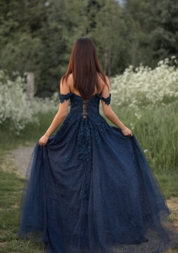 面料光泽度如何影响礼服质感? 面料光泽度如何影响礼服质感?