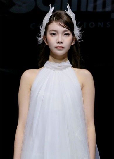 无袖高档礼服裙适合什么年龄段的女性？