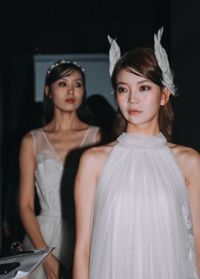 无袖礼服如何处理肩部版型？